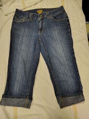 St. John's Bay Blue Denim Cropped Capris with Roll Cuff